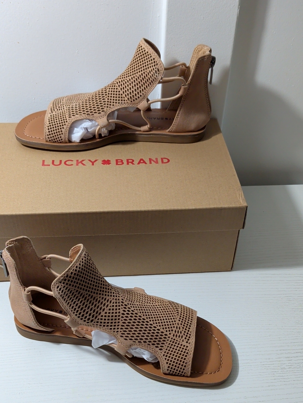 Lucky Brand NIB 6 Leather Sandals